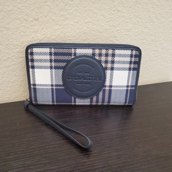 Coach Dempsey Large Phone Wallet With Garden Plaid Print And Coach Patch - Picture 4 of 9